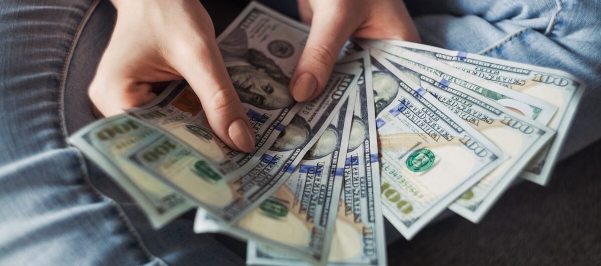 What Percentage of Americans Make Over $100K? Income Reality